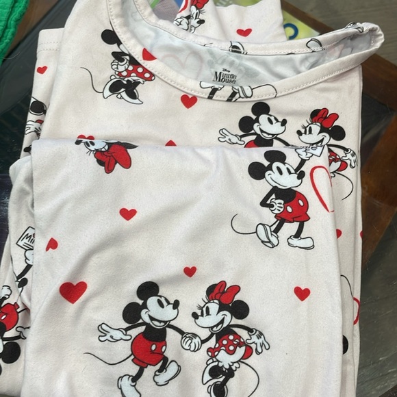 Disney Minnie Mouse Kids Pajamas with Mickey and Minnie Mouse Print - Picture 4 of 13